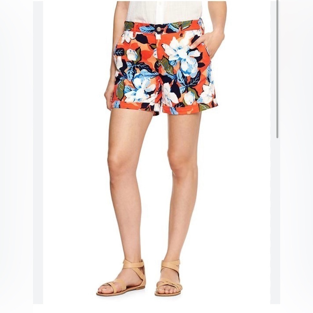 Gap khakis Girlfriend short (4") size 2 floral print